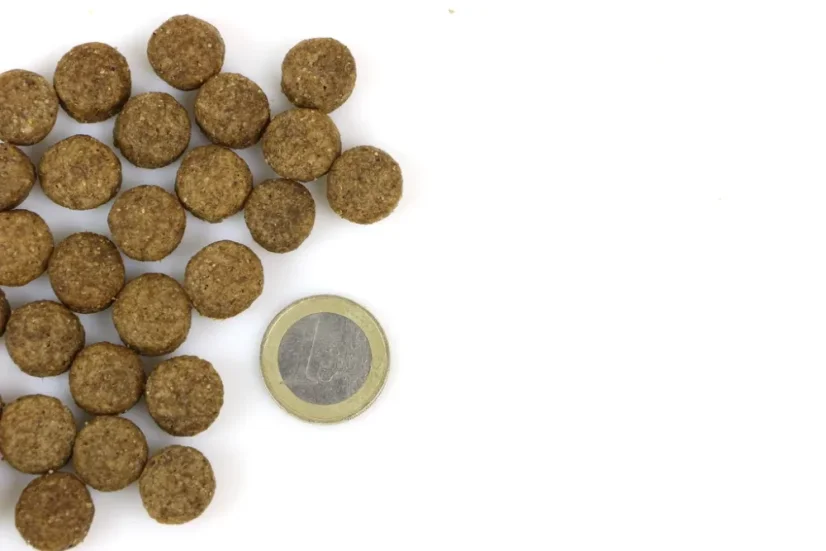 Marp Variety Grass Field jahňacie granule pre dospelé psy všetkých plemien vzorka 70g 2