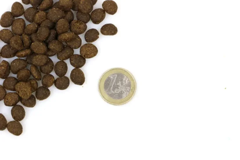 Marp Holistic CAT Salmon lososové granule bez obilnín pre mačky a mačiatka 2kg 2