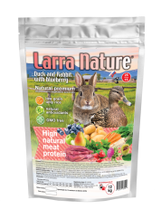 Larra Nature Kačka a Králik s čučoriedkami 25/15 12kg - je slovenské určené pre dospelých a senzitívnych psov. Larra Nature Kačka a Králik s čučoriedkami 25/15 12kg - je slovenské určené pre dospelých a senzitívnych psov.
