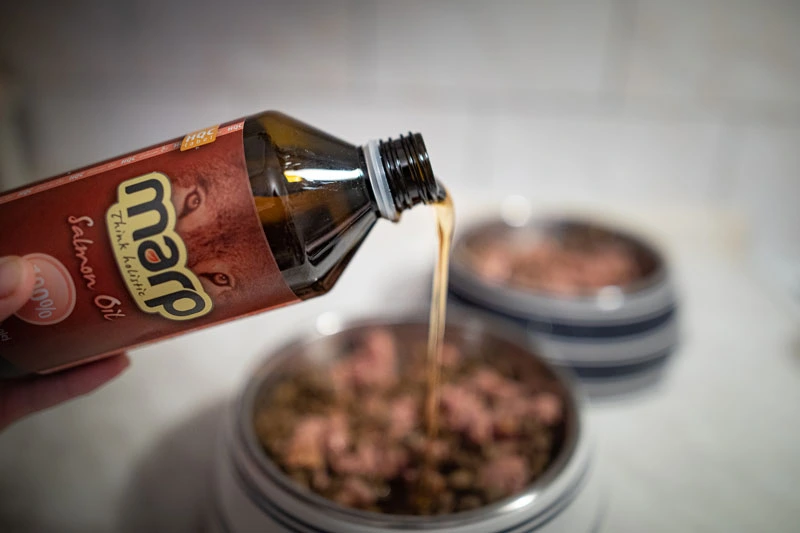 Marp Holistic BARF Olej lososový na zdravú a lesklú srsť psa 500ml 2