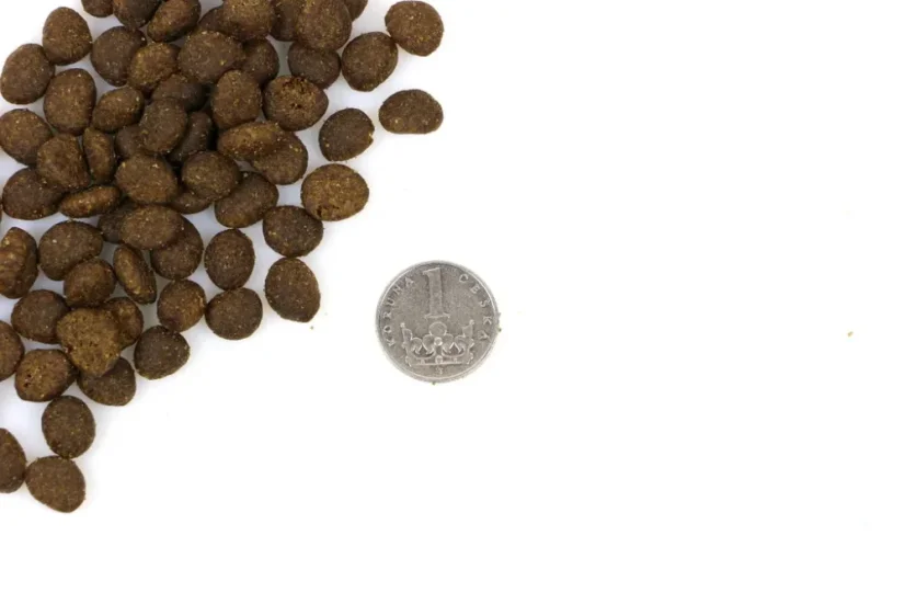 Marp Holistic CAT Salmon lososové granule bez obilnín pre mačky a mačiatka 2kg 1